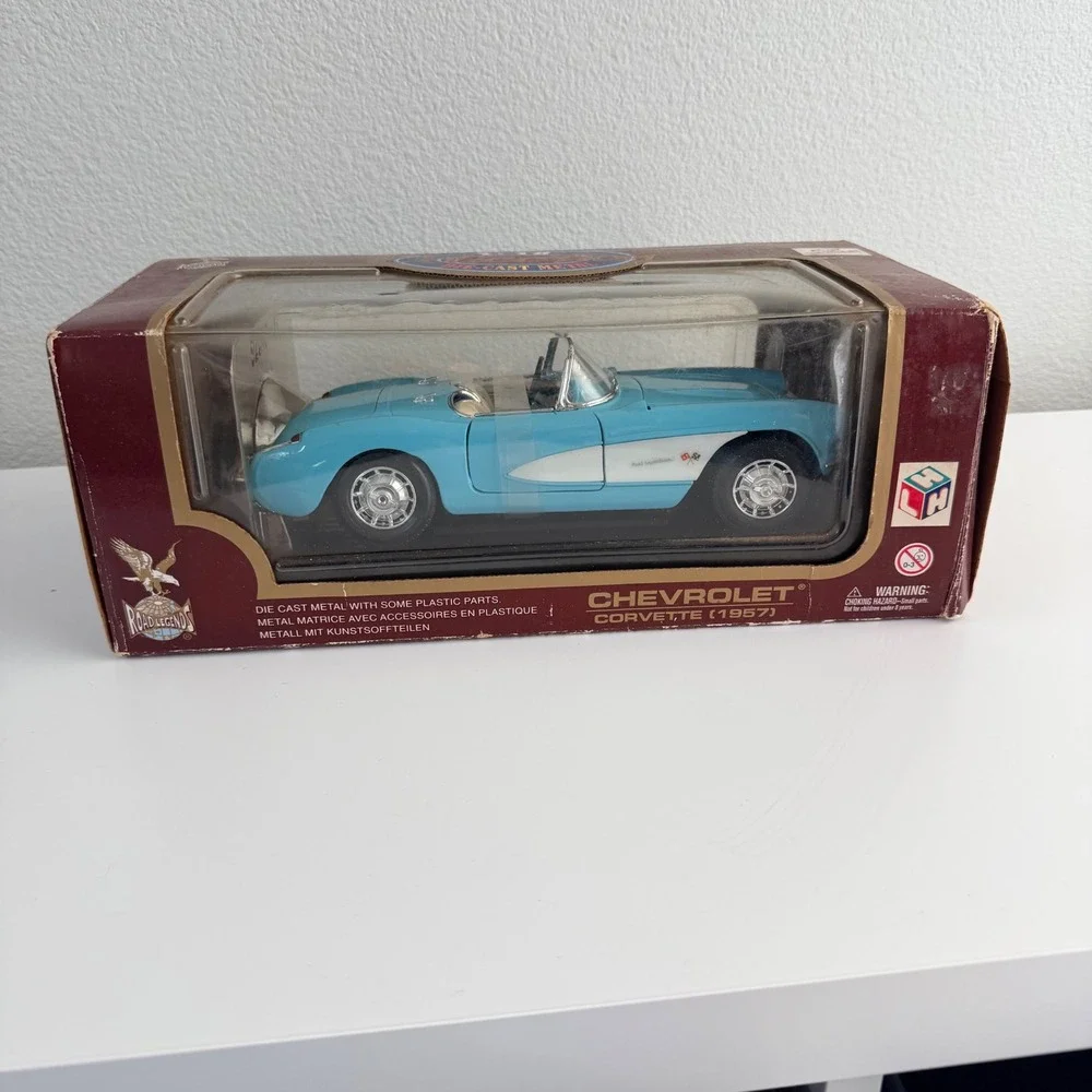 Road Legends 1957 Chevrolet Corvette Blue 1:18 Die-Cast Metal Car 92018